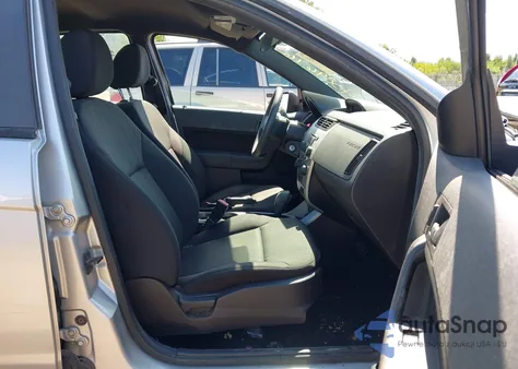 2010 Ford Focus Se z USA, uszkodzony, nr VIN 1FAHP3FN1AW163764